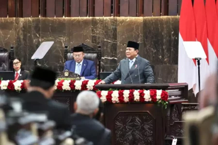 Prabowo Bakal Kucurkan Rp757,8 Triliun untuk Pendidikan 2026, Terbesar Sepanjang Sejarah Indonesia Foto BeritaJatim.com