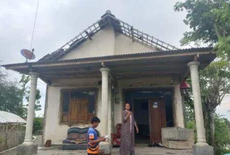 Angin Kencang Landa Taman Krocok Bondowoso, 14 Rumah Rusak Foto BeritaJatim.com