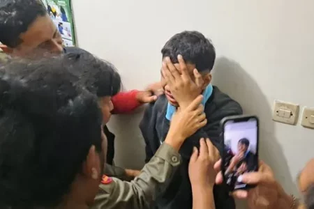 Polisi Selidiki Motif Pemuda Bawa Bom Molotov Dekat DPRD Kota Malang Foto BeritaJatim.com