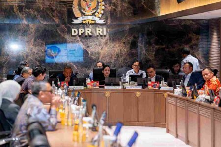 Puan Kumpulkan Pimpinan Fraksi di DPR, Bahas Penghapusan Tunjangan Foto BeritaJatim.com