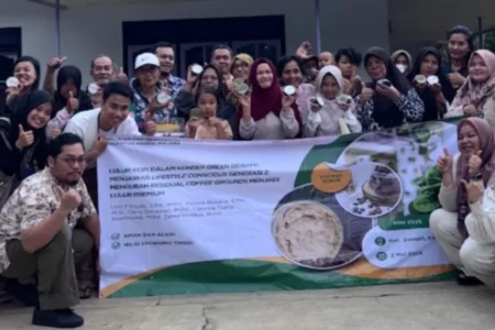 Ampas Kopi Jadi Cuan! Mahasiswa UM Sulap Limbah Petani Dampit Jadi Lulur Kecantikan Foto BeritaJatim.com