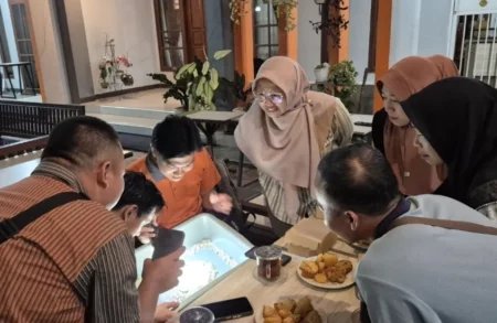 Inovasi Polinema Bikin BUMDes Tulungagung Naik Kelas Lewat Aplikasi dan Budidaya Maggot Foto BeritaJatim.com