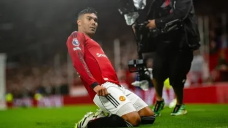 Panas! Dua Kartu Merah Warnai Kemenangan 2-1 Manchester United atas Chelsea Foto BeritaJatim.com
