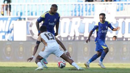 PREVIEW Dewa United vs Arema FC: Singo Edan Yakin Rebut Poin Foto BeritaJatim.com