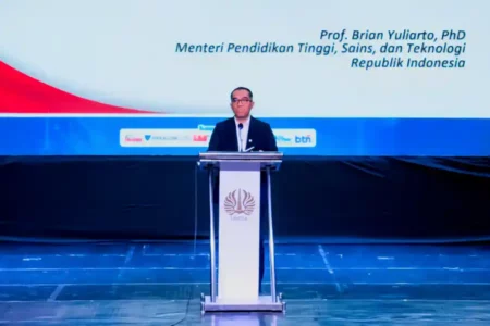 Mendiktisaintek Ajak Kampus dan Industri Sinergi untuk Dongkrak Ekonomi Nasional Foto BeritaJatim.com