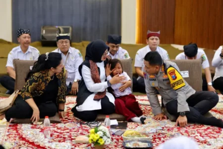 Tangis Haru Warnai Kunjungan Bupati Ipuk ke Sekolah Rakyat Banyuwangi Foto BeritaJatim.com
