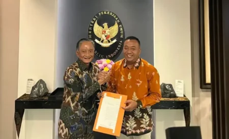 Bupati Rio Usul Kementerian PU Membeton Jalan Nasional di Situbondo Foto BeritaJatim.com