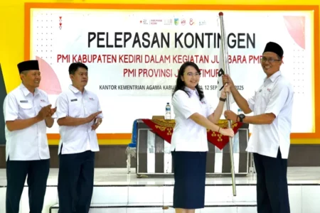 PMR Kabupaten Kediri Ikuti Jumbara X Jatim 2025 di Gresik, Dilepas Eriani Annisa Hanindhito Foto BeritaJatim.com