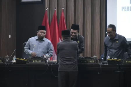Fraksi Gerindra Tekankan Perencanaan Infrastruktur di Bondowoso Lebih Cermat dan Serius Foto BeritaJatim.com
