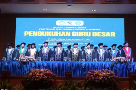 PENS Kukuhkan Tiga Guru Besar Baru, Total Professor Capai 16 Orang Foto BeritaJatim.com