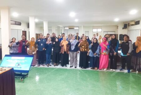 Tingkatkan Kompetensi Pendidik, Diskominfo Jatim Gelar ‘Kelas AI Goes To School’ Foto BeritaJatim.com