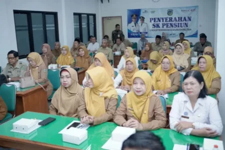 41 PNS di Pacitan Purna Tugas, Wakil Bupati Dorong Tetap Aktif di Masyarakat Foto BeritaJatim.com
