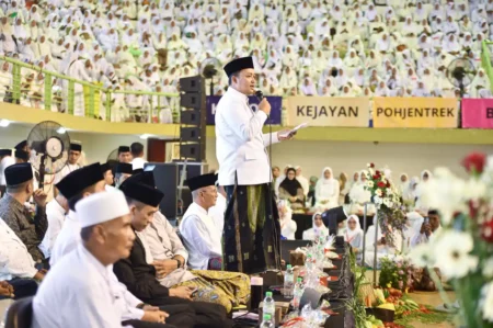 Ribuan Ibu PKK Meriahkan Maulid Nabi di GOR Bangil Pasuruan, Mas Rusdi Sampaikan Harapan Foto BeritaJatim.com