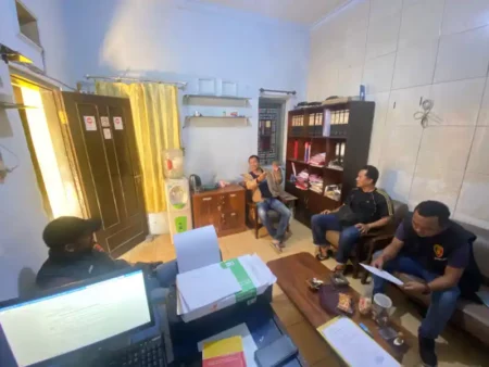 Patroli Balap Liar di Pasuruan Ungkap Motor Curian, Pemilik Terharu Foto BeritaJatim.com