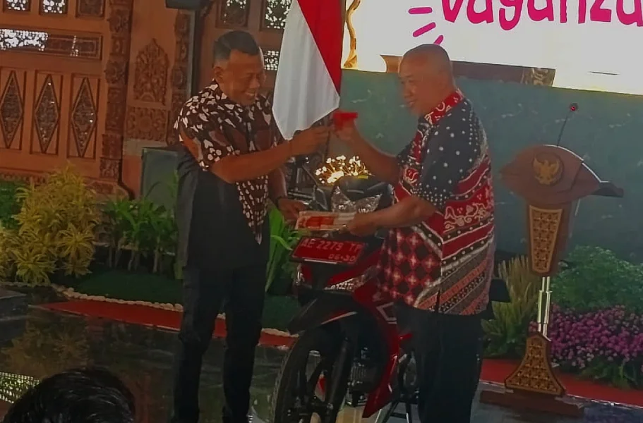 Permudah Pemungutan Pajak, Lurah di Ponorogo Terima Motor Operasional Foto BeritaJatim.com