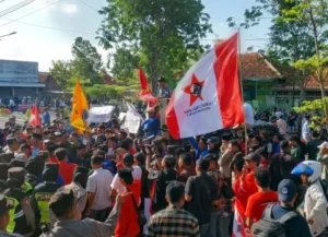 3 Tuntutan Demo Mahasiswa di DPRD Pamekasan Foto BeritaJatim.com