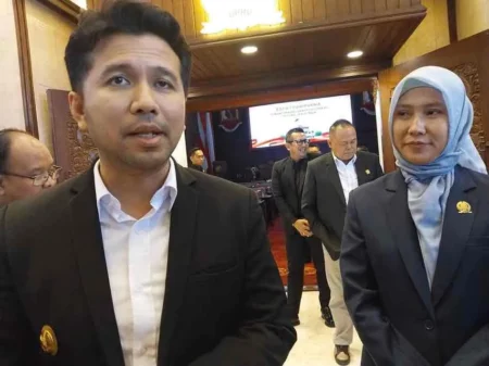 Emil Dardak: Pemprov Jatim Utamakan Perbaikan Fasilitas Publik dan Inventarisasi Aset Rusak Foto BeritaJatim.com