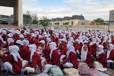 UM Surabaya Sediakan Beasiswa Rp10 Miliar untuk Mahasiswa Baru 2025, Ini Skemanya Foto BeritaJatim.com