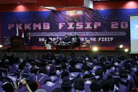 FISIP Untag Surabaya Targetkan Lulusan Berstandar Internasional Foto BeritaJatim.com
