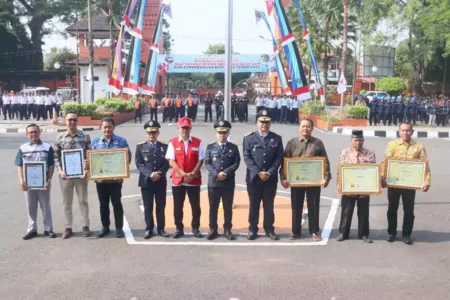 Bupati Mojokerto Apresiasi Relawan PMI dan Insan Perhubungan Foto BeritaJatim.com