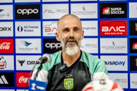 Persebaya Mendapat Kritik Tajam dari Bonek, Begini Tanggapan Eduardo Perez Foto BeritaJatim.com