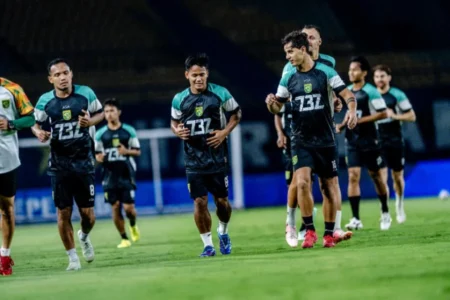Persebaya Optimistis Menang Hadapi Persib Bandung di GBLA Foto BeritaJatim.com
