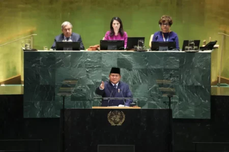 Prabowo Siap Kirim 20 Ribu Pasukan Perdamaian ke Gaza, Ukraina, Sudan, dan Libya Foto BeritaJatim.com