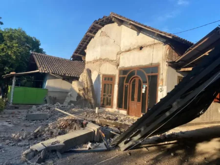 Puluhan Rumah di Situbondo Rusak Digoyang Gempa 5,7 SR Foto BeritaJatim.com