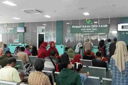 RSUD Ibnu Sina Gresik Resmikan Layanan Rawat Jalan Terpadu, Pasien Kini Tak Perlu Keliling Foto BeritaJatim.com