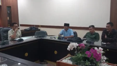 Pendukung Bupati Fawait dan Aktivis LSM Curhat Soal Wabup ke Ketua DPRD Jember Foto BeritaJatim.com