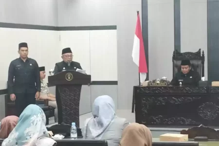 Perubahan APBD 2025 Blitar Disahkan, Belanja Naik Anggaran Defisit Rp109 M Ditutup SILPA Foto BeritaJatim.com