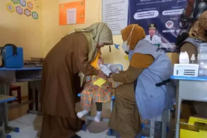 WHO Pantau Langsung Pelaksanaan Imunisasi Campak di Sumenep Foto BeritaJatim.com