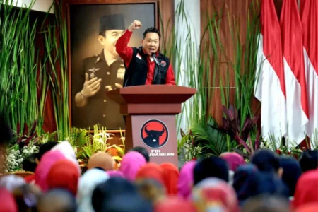 PDIP Soroti Mutu Layanan Jaminan Kesehatan, Charles Honoris Ingatkan Akses Tanpa Kualitas Hanya Ilusi Foto BeritaJatim.com