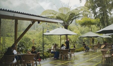 Ngopi With View! Ini Deretan Kafe Ciamik dengan Pemandangan Alam di Sekitar Malang Foto BeritaJatim.com
