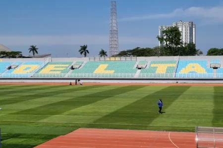 Persiapan Stadion Gelora Delta Sidoarjo Jelang Kualifikasi AFC Cup U23 2026 Foto BeritaJatim.com