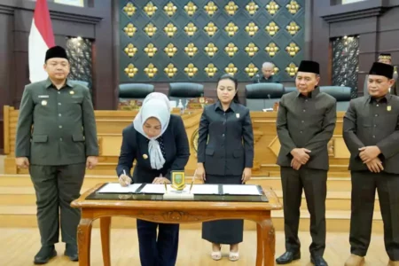 DPRD Kota Mojokerto Sepakati KUA-PPAS 2026 dan Tujuh Raperda Strategis Foto BeritaJatim.com