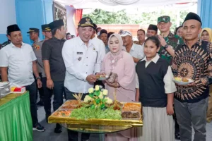 Bupati Sampang Resmikan Program Makanan Bergizi Gratis, Targetkan 93 Dapur SPPG Foto BeritaJatim.com
