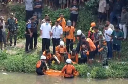 Pemancing di Jombang Temukan Mayat di Sungai Gunting Foto BeritaJatim.com