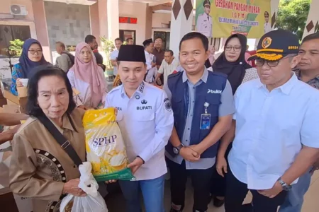 Pemkab Mojokerto Gelar GPM Serentak, 22 Ton Beras Dijual Lebih Murah dari Pasar Foto BeritaJatim.com