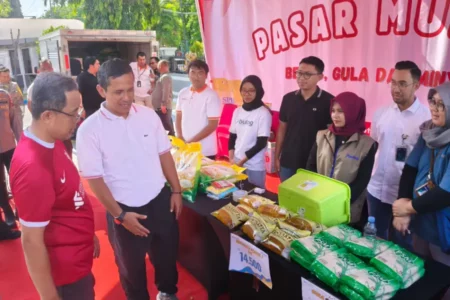 Imigrasi Surabaya Gelar Pasar Murah, Beras hingga Migor Dijual di Bawah Harga Pasar Foto BeritaJatim.com