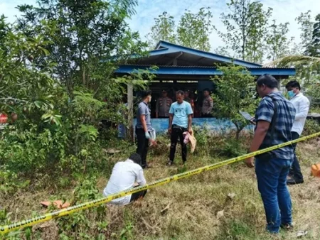 Dua Lansia Bondowoso Ditemukan Meninggal, Polisi Pastikan Tak Ada Kekerasan Foto BeritaJatim.com