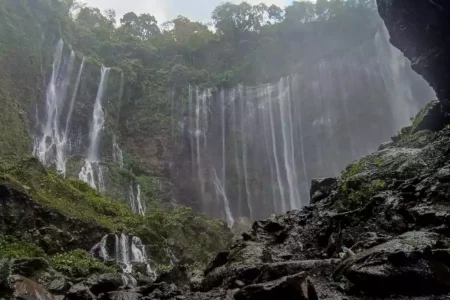 Lumajang Targetkan Rp1 Miliar per Bulan dari Wisata Tumpak Sewu Foto BeritaJatim.com