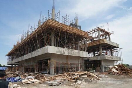 Telan Rp9,8 Miliar, Pembangunan Gedung Perpusda Bangkalan Ditarget Rampung Akhir November Foto BeritaJatim.com