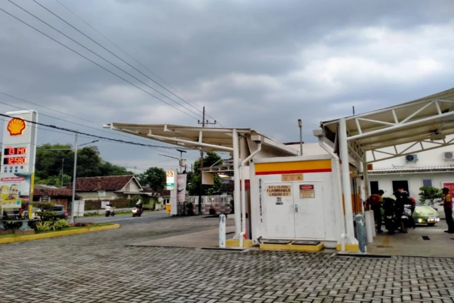 SPBU Shell Kediri Alami Kekosongan Stok V-Power, Impor BBM Dibatasi Foto BeritaJatim.com
