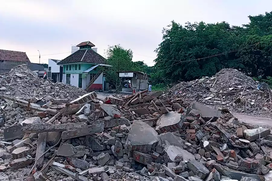 Eksekusi Kampung Taman Pelangi untuk Proyek Flyover Molor, Ditarget Selesai Oktober Foto BeritaJatim.com