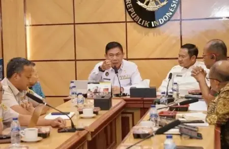 Pemkab Lamongan Dorong Penetapan Pelabuhan Tanjung Pakis sebagai Pintu Karantina Nasional Foto BeritaJatim.com