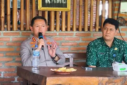 Polres Magetan Tegas Cegah Calo Tiket Livoli Divisi Utama 2025 Foto BeritaJatim.com