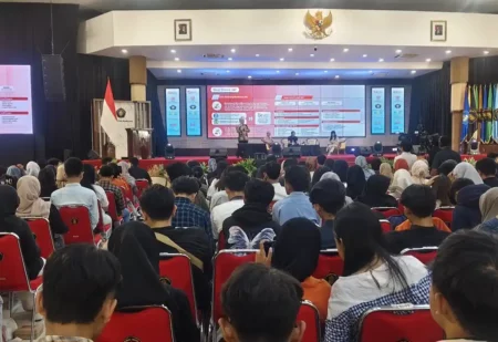 OJK Malang Edukasi Ribuan Mahasiswa Malang Soal Investasi Aman, Antisipasi Maraknya Penipuan Foto BeritaJatim.com