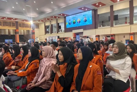 STIE Malangkuçeçwara Ajak Ratusan Mahasiswa Belajar Langsung ke OJK Foto BeritaJatim.com