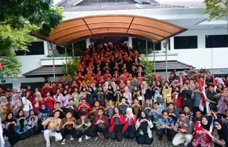 Peringati Sumpah Pemuda, Mahasiswa UMM Ikrarkan Tekad Baru Setia Pancasila dan Lestarikan Bumi Foto BeritaJatim.com